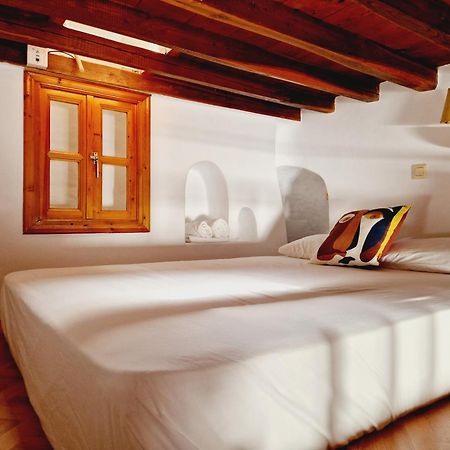 Bright & Relaxing Loft With Attic Room In The Heart Of Mykonos City Mykonos Town Стая снимка